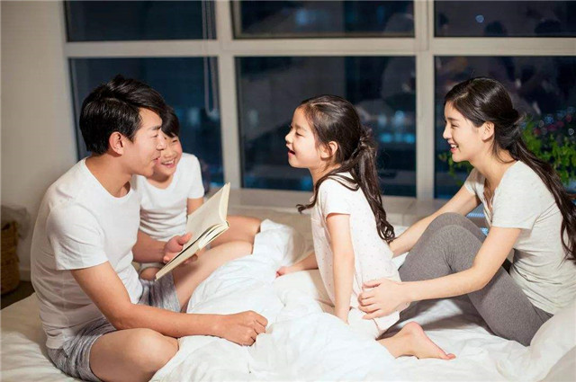 碰上“话痨型”孩子父母别慌张，这几招教你轻松应对