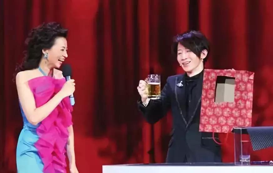 45岁董卿与周涛,45岁董卿现在状况