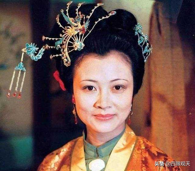 红楼梦秦可卿五大怪事,秦可卿生病时宝玉去看想到了什么