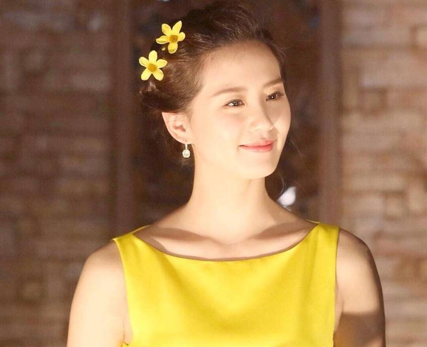 刘诗诗刘亦菲粉裙,刘诗诗杨幂惊艳高级照片