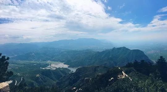 一座神人共栖的“煤都”