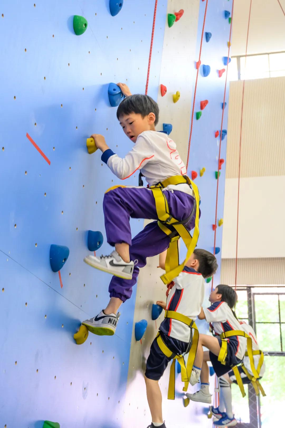 太拼了！为实现个性化教育，这所学校给学生开了100多门优能课
