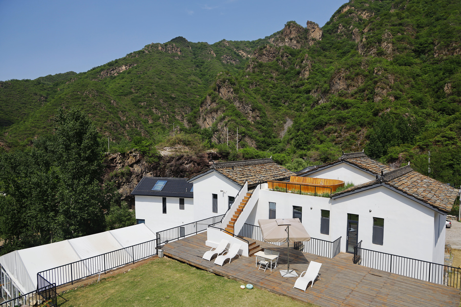 燕山第一峰,这座山高得像什么似的填空