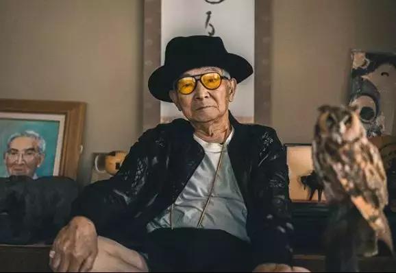 72岁农民大爷变成时尚男神,大爷秒变潮男