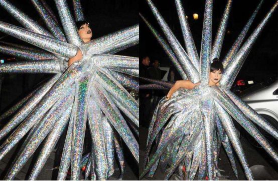 ladygaga承认自己是个平凡人,ladygaga一个明星的诞生发布会