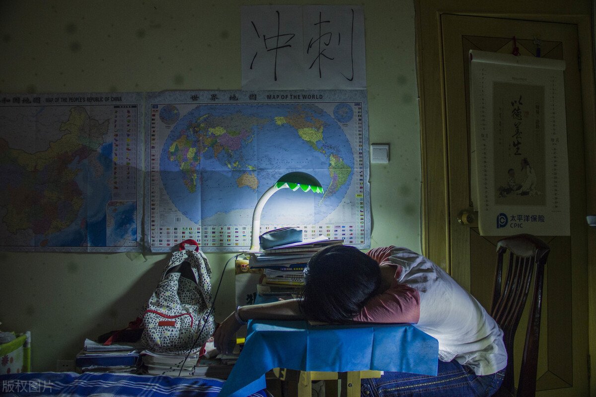 自考英语二完形真题讲解,15年4月自考英语二真题及答案