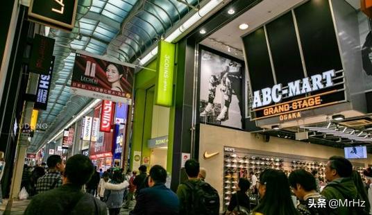 为什么中国人喜欢去日本疯狂购物？这地方几乎都是中国人：买买买