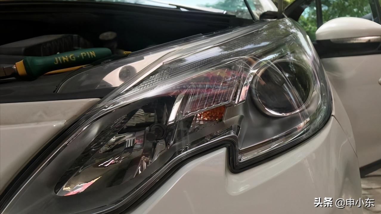 摩托车卤素灯实用还是led大灯实用,led大灯和卤素灯哪个照明效果好