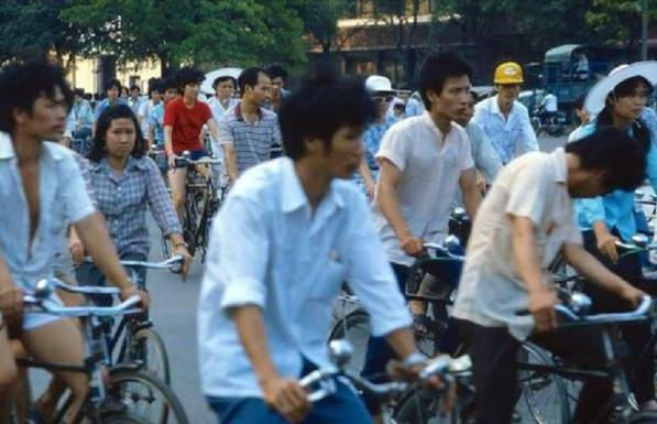 八十年代一辆二八大杠现在多少钱,八零年二八大杠自行车多少钱