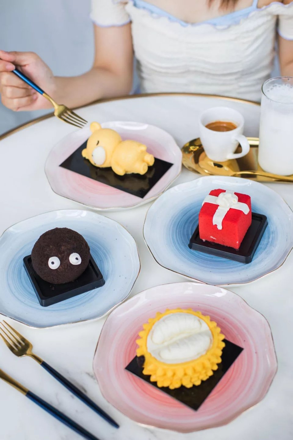 618攻略来了,酥皮流心泡芙、豆乳波波奶盖卷…一卖就是7年