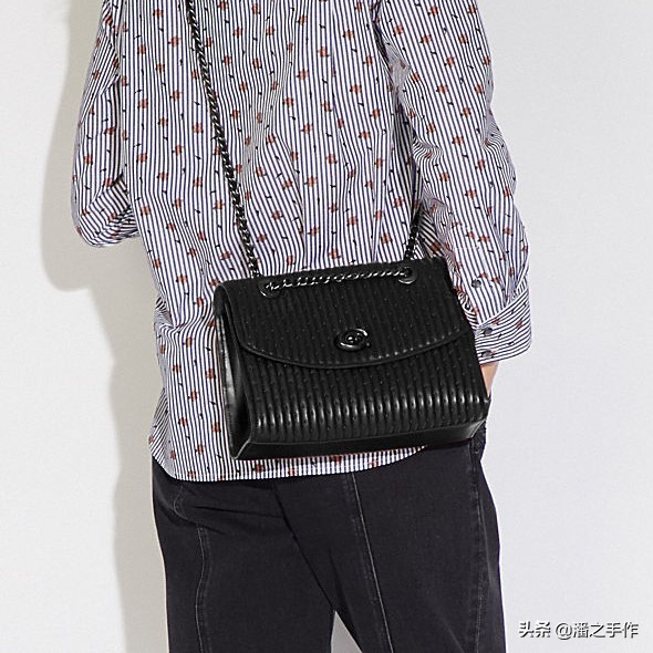 各奢侈品适合秋冬背的包包 (2021秋冬奢侈品包包排名)