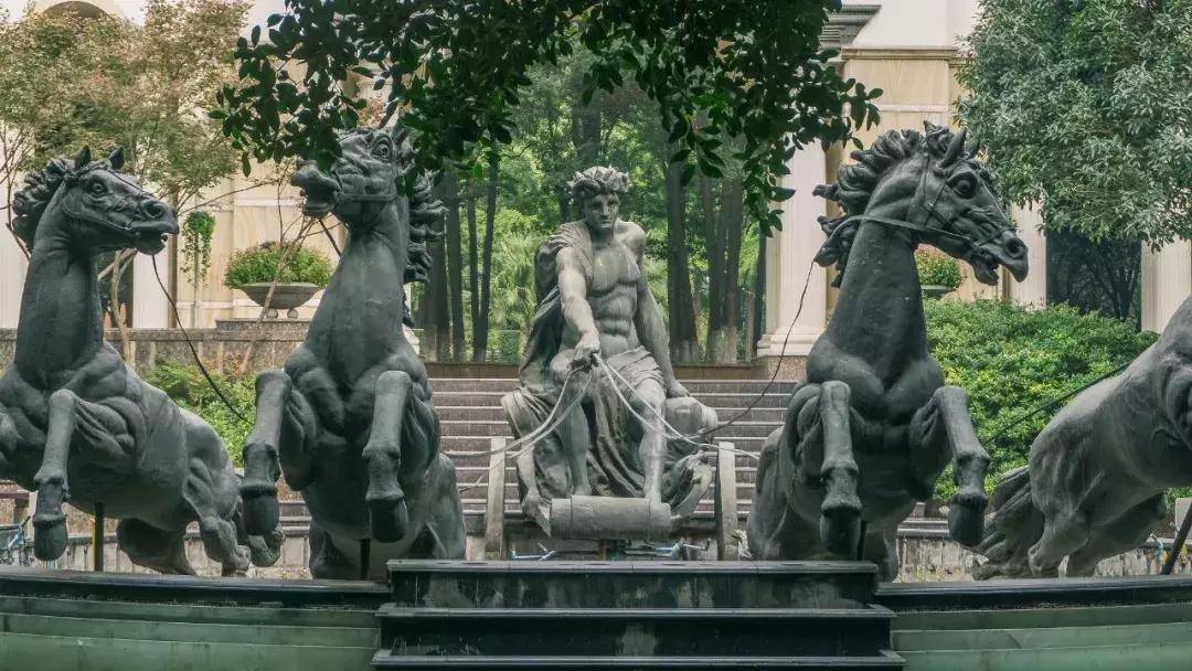 新南门,成都人听到这三个字就是包不住的清口水,走起~