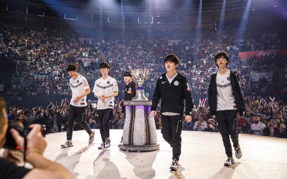 jackeylove谈自己18岁,jackeylove有没有谈女朋友