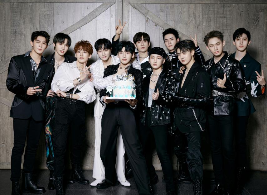 r1se演唱会门票在哪买,r1se我们破晓星辰告别限定演唱会