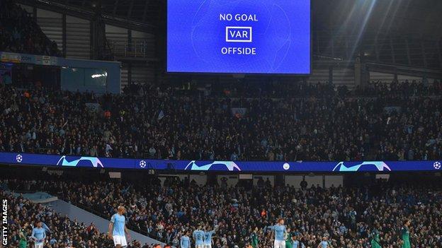 bbc评选10大足球运动员,bbc评选历史百大球星