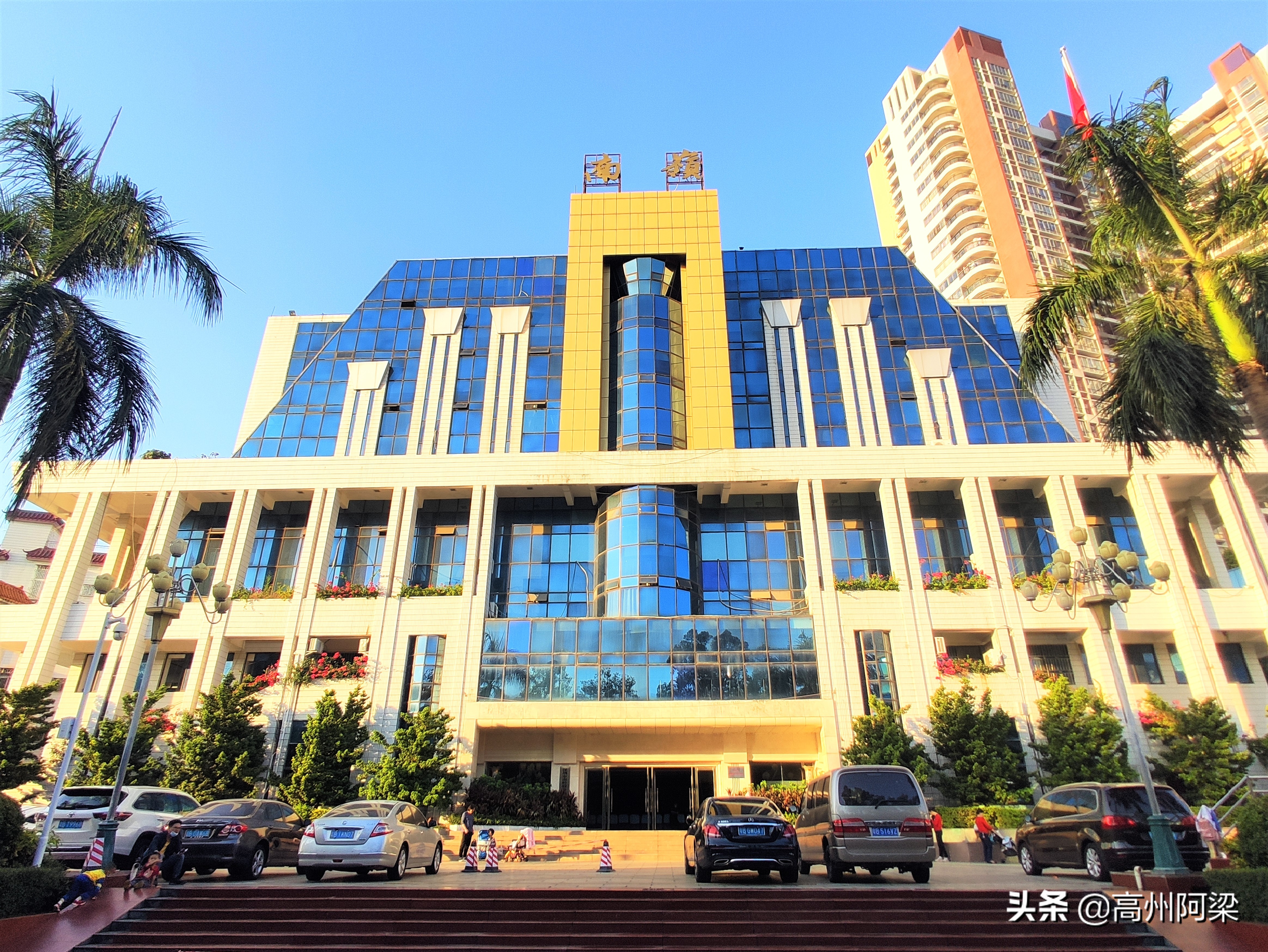 深圳半山腰富人区别墅,深圳闹市区烂尾别墅5万一楼