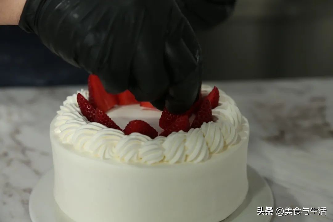 草莓奶油蛋糕教程来了你学会了没,韩国草莓蛋糕