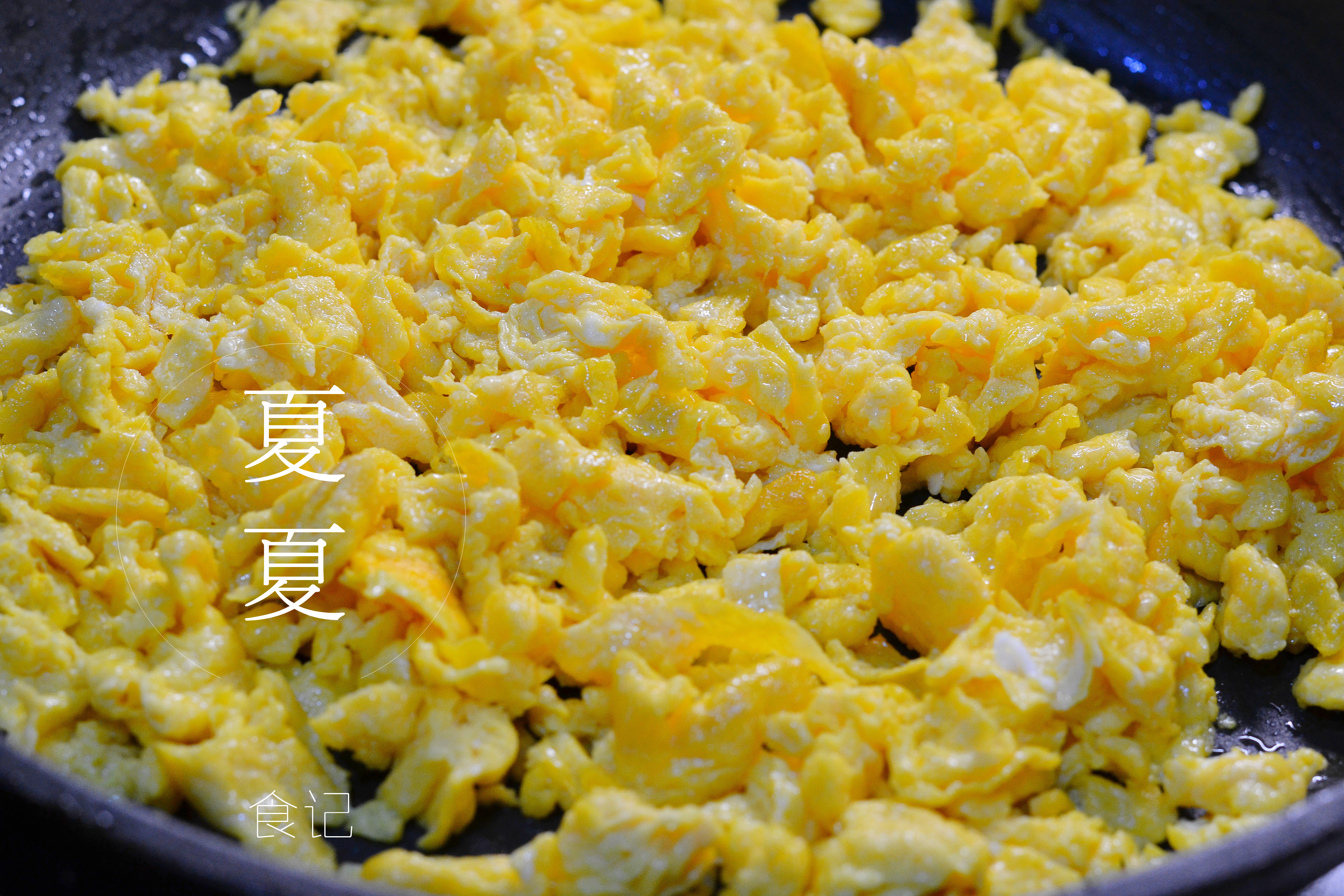 青菜包饺子怎么能不出水,青菜虾仁饺子馅怎么调最好