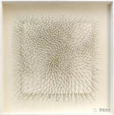 金卡戴珊赤贫风豪宅,卡戴珊的赤贫风豪宅