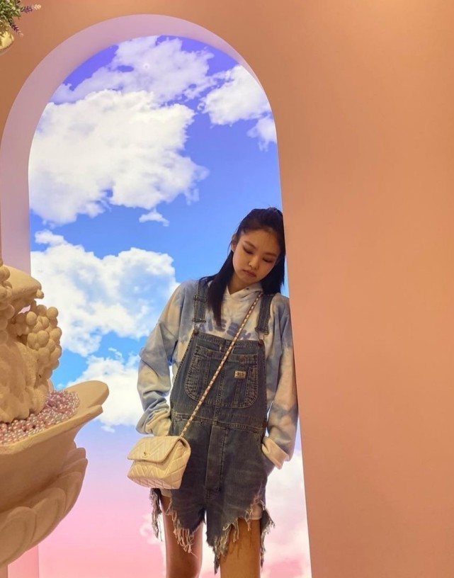 jennie粉墨写真,jennie穿搭小香风照片