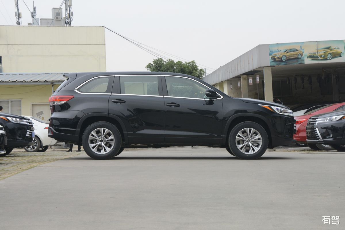 2022汉兰达内饰米色和黑色哪个好,汉兰达属于越野车还是suv