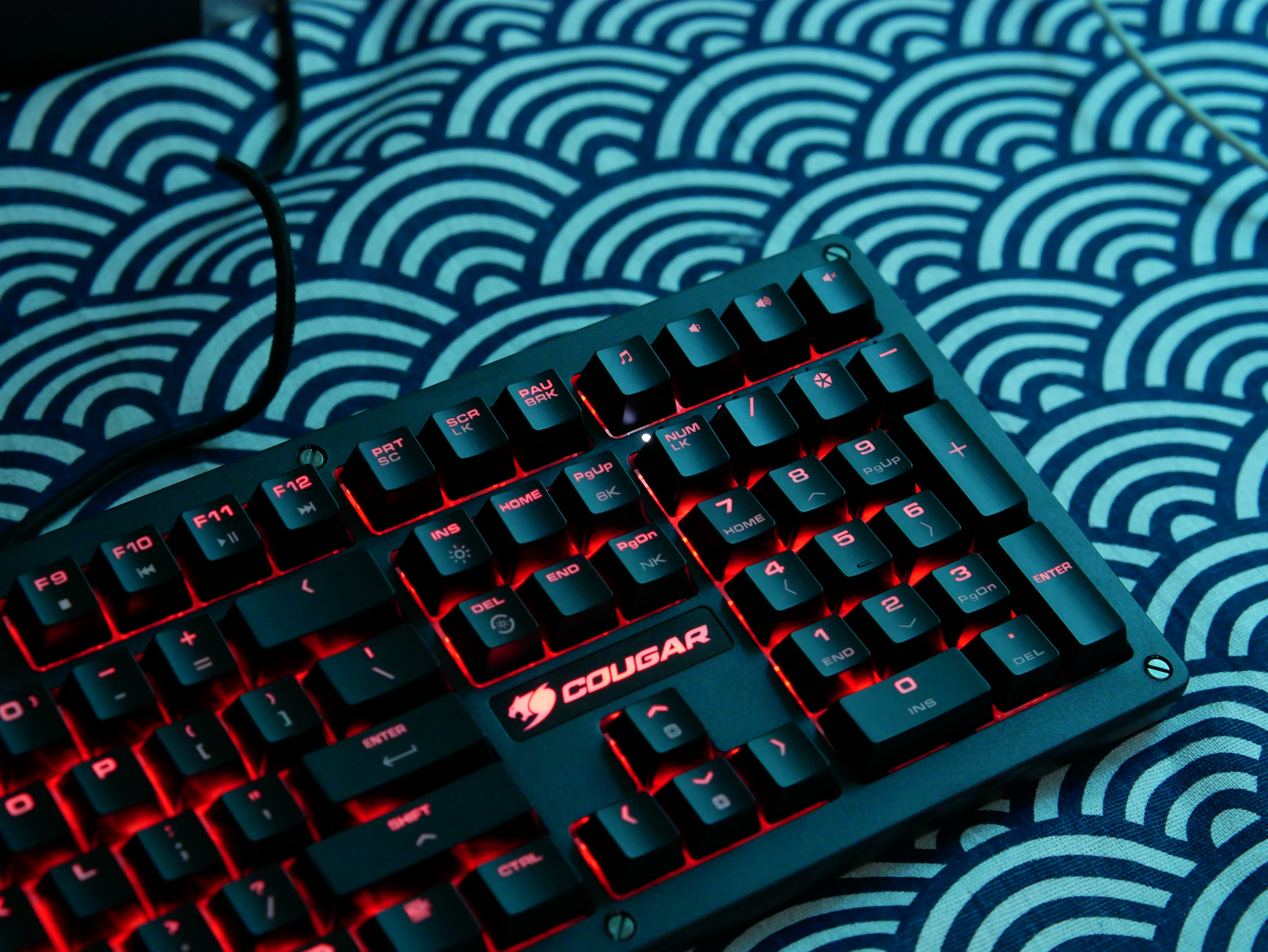 骨伽键盘红轴,骨伽键盘青轴