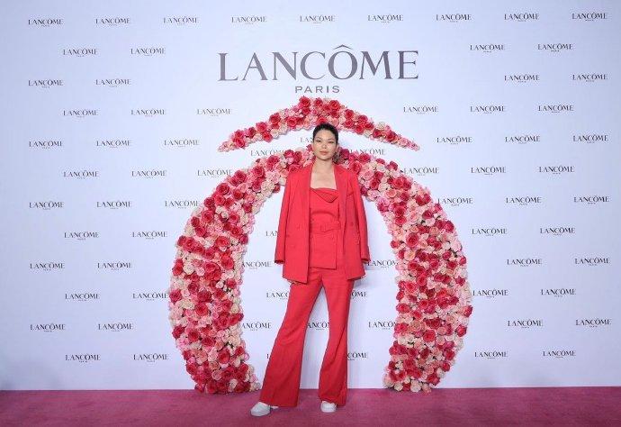 丑模吕燕真是逆袭的代表,丑模吕燕个人资料