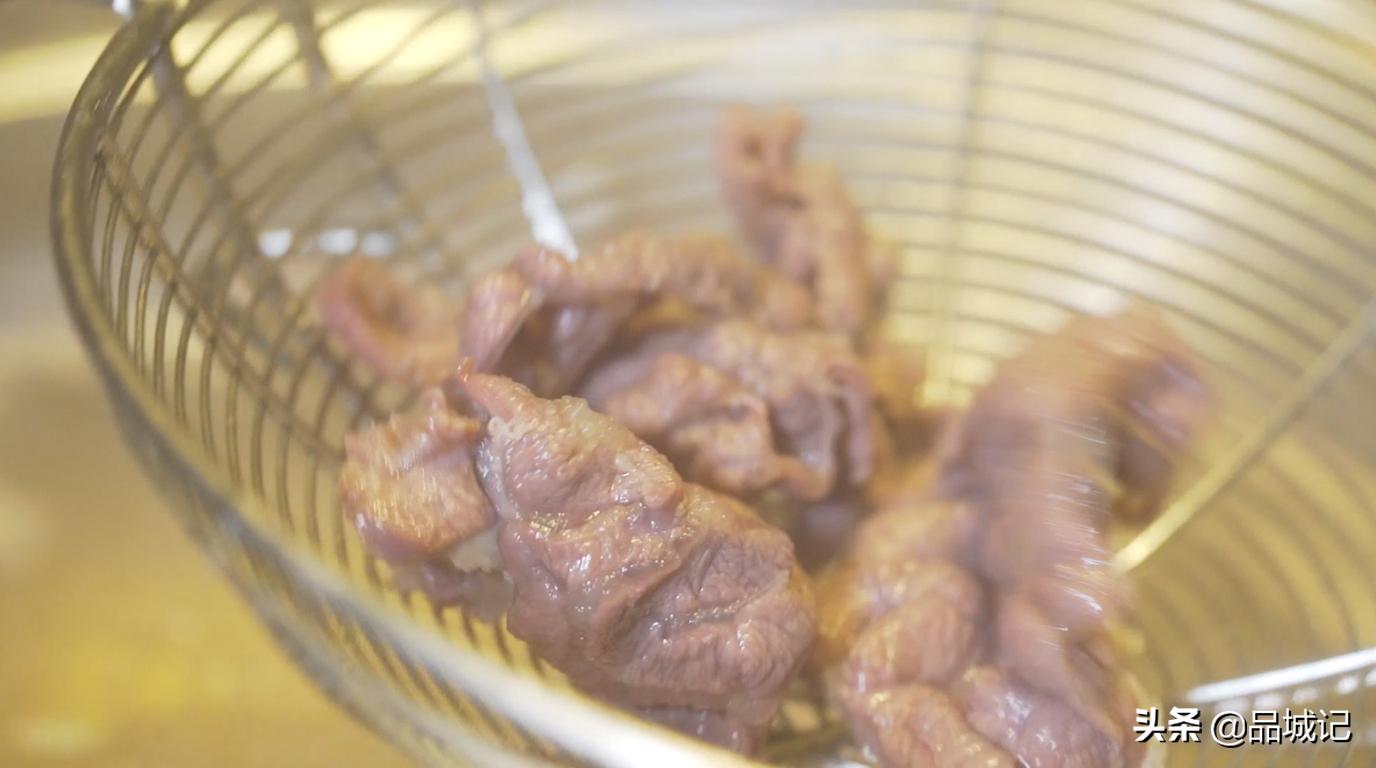 只要是“0”就免单！这碟很“难倒”的牛肉曾经把霆锋都难倒了