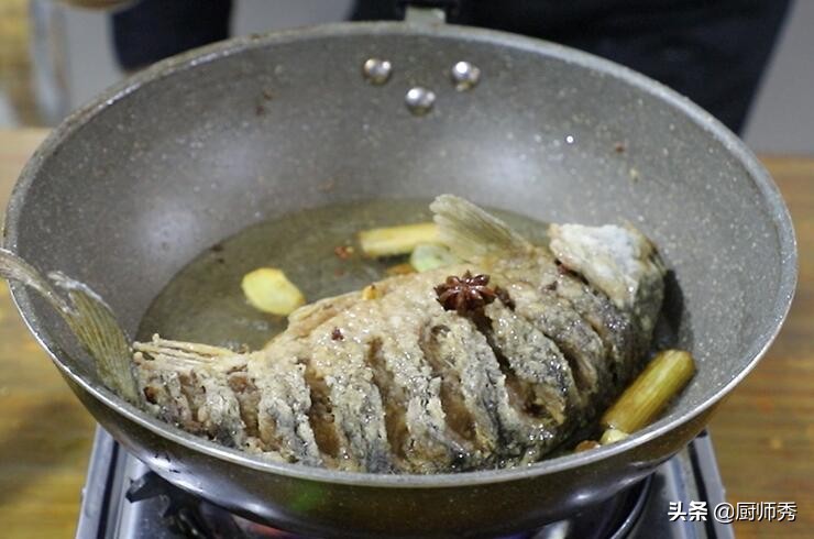 家常红烧鱼需要开盖烧吗,家常红烧鱼的正确方法和步骤