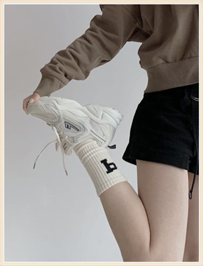 现在春天穿什么鞋好看,春天穿什么鞋子可以百搭又舒服呢