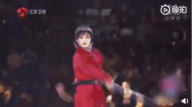 春晚的李谷一跨年的李宇春,李谷一李宇春串烧