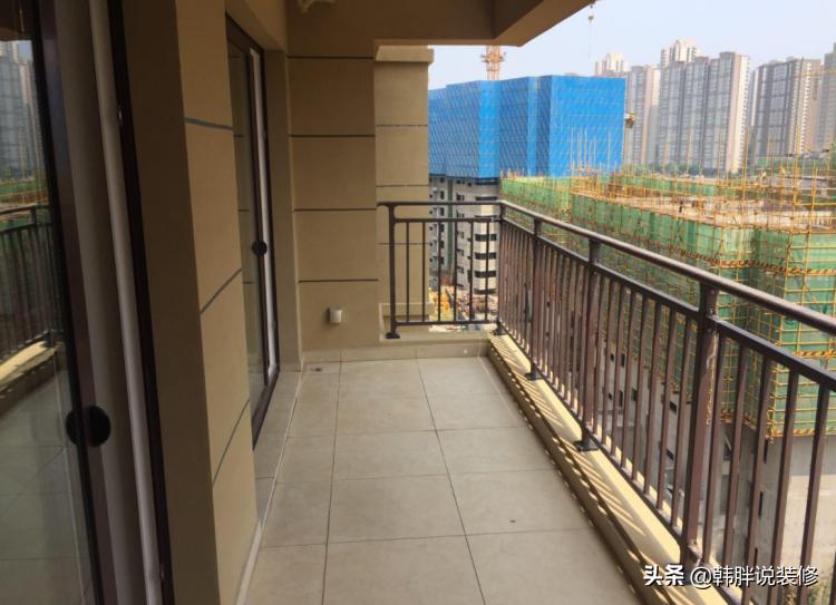 刚交钥匙的130㎡万科精装房，效果时尚又清新，做完保洁就能入住