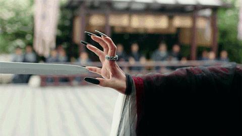 灭绝师太周海媚一身红裙气质依旧,灭绝师太周海媚视频