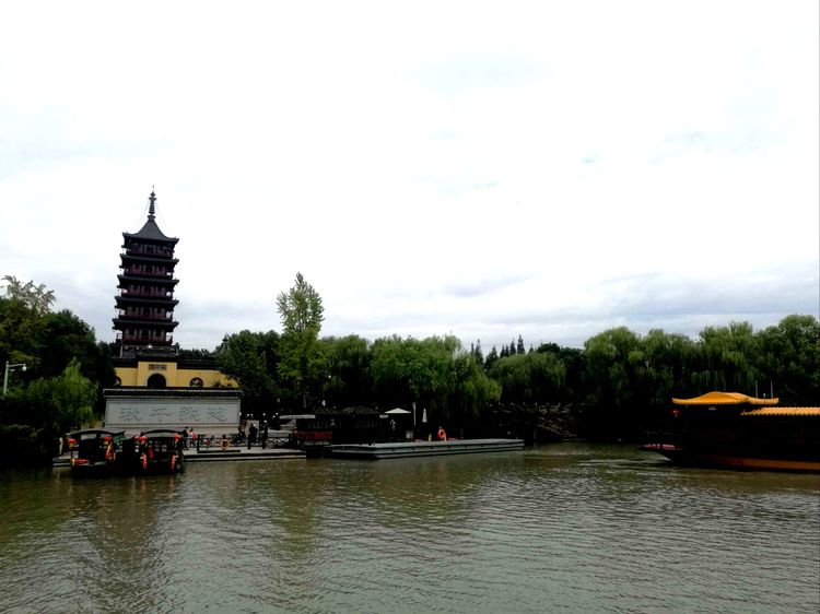 岁月不老我们不散全文,岁月不老我们不散什么意思