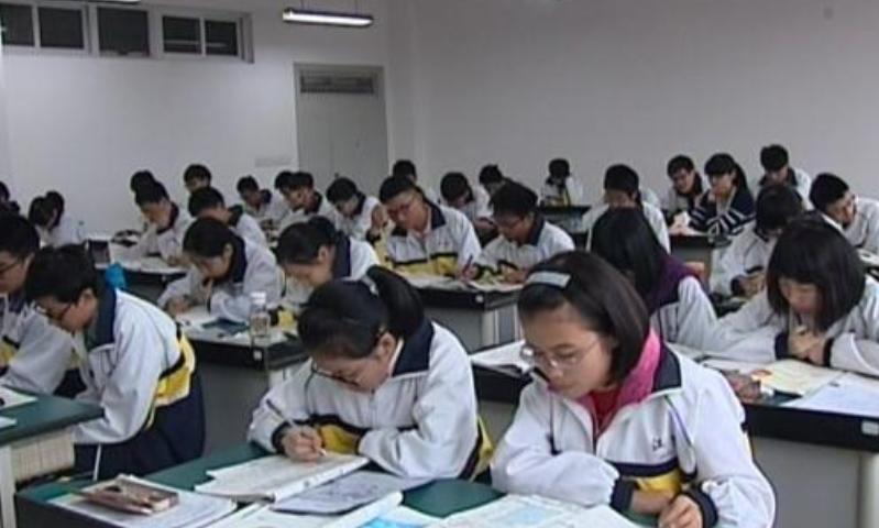 成绩没有考好校长约谈老师,校长因为成绩差被约谈