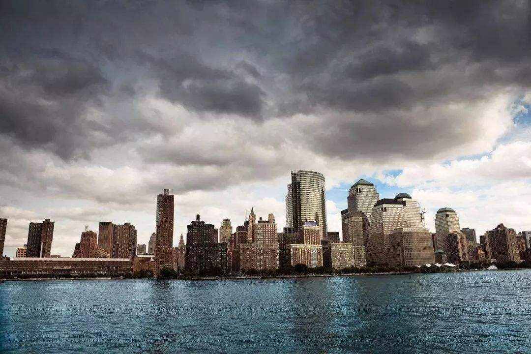 夫妻离婚后房产贷款怎么办,夫妻买房后离婚贷款如何处理