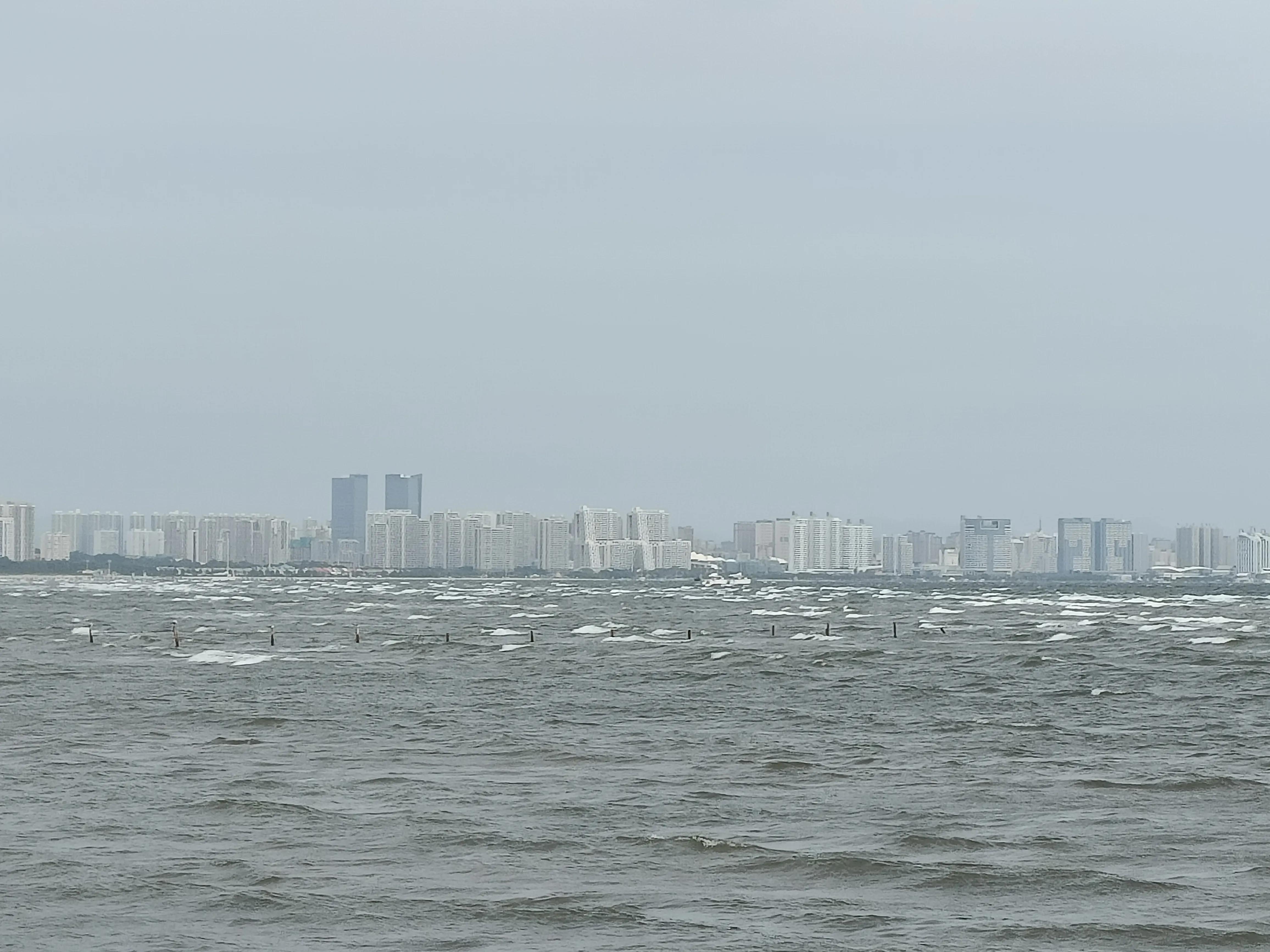 北戴河天空和海洋,北戴河海景好看还是三亚好看
