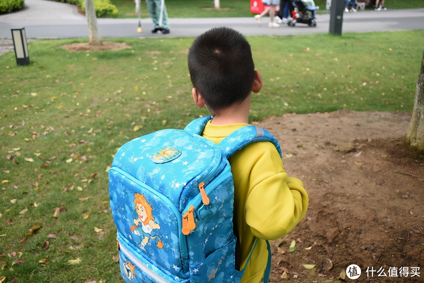 别让孩子输在起跑线，背上GMT for Kids挪威小方包，轻便 舒适 充裕