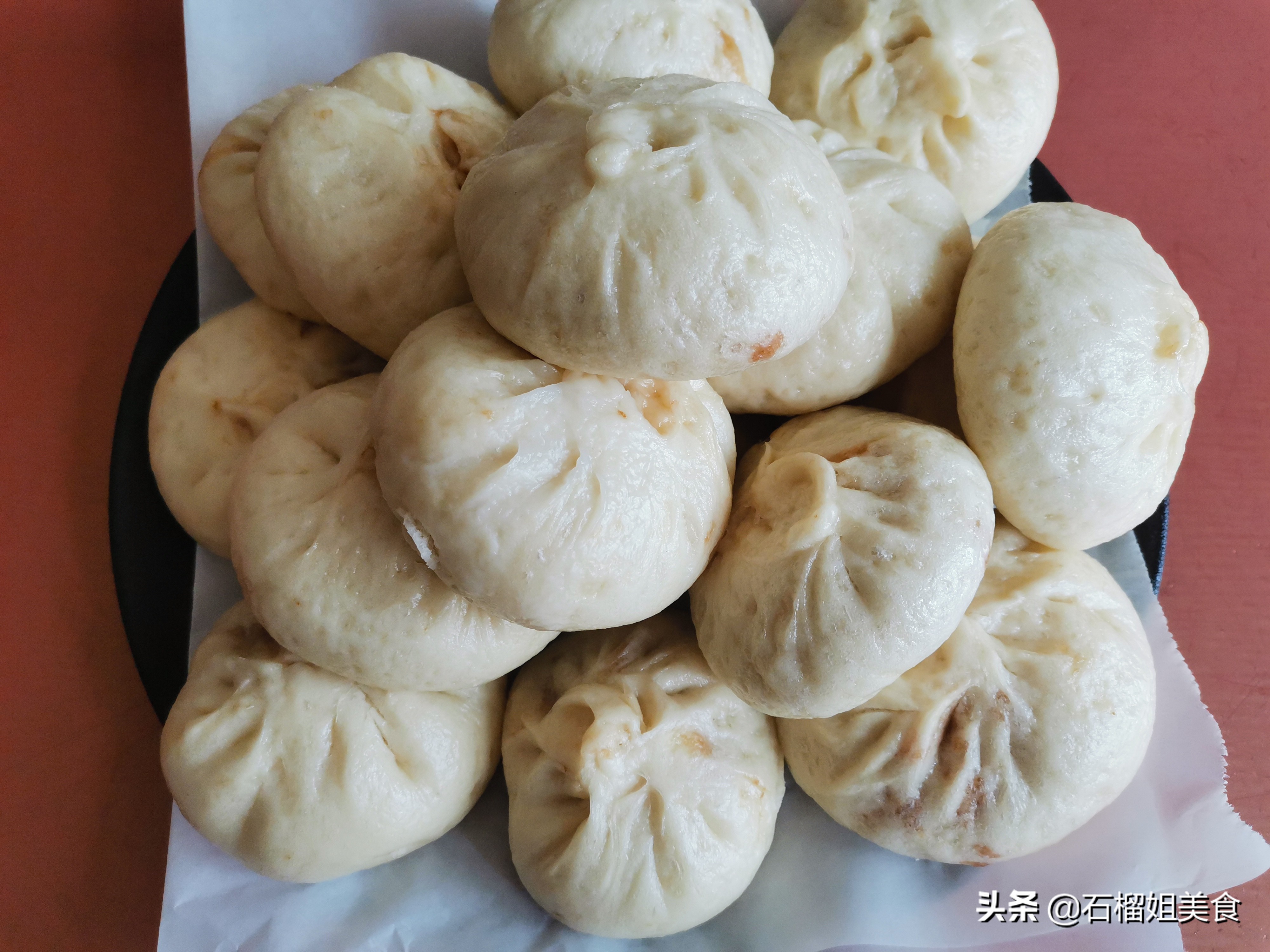 酵母包子怎么做出包子松软光亮,不用酵母怎么发面蒸包子又白又软