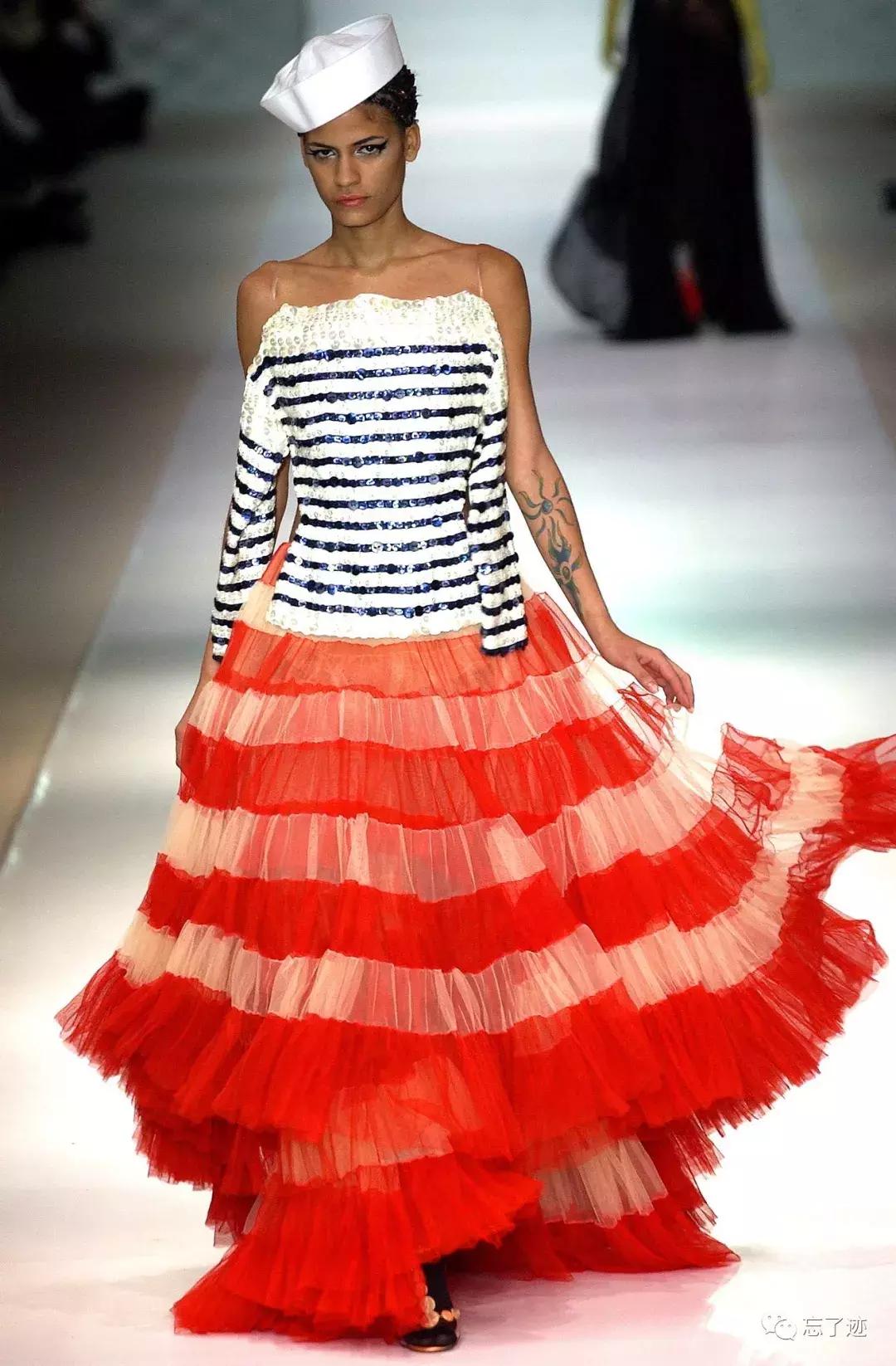 时尚达人必备的经典品-条纹衫,虽简单但不凡