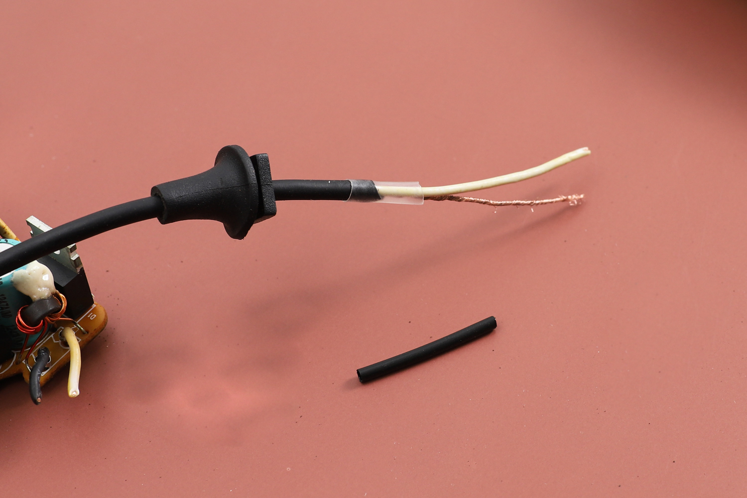 笔记本电源线断了怎么修复图解,笔记本电源线坏了怎么打开电脑