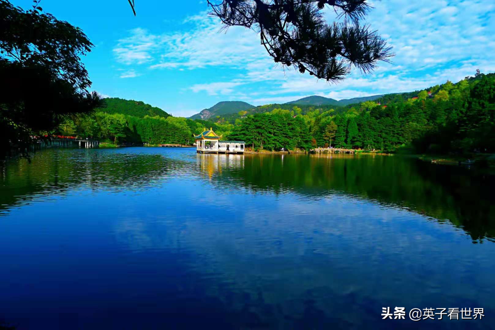 庐山三如琴湖,不识庐山真面目