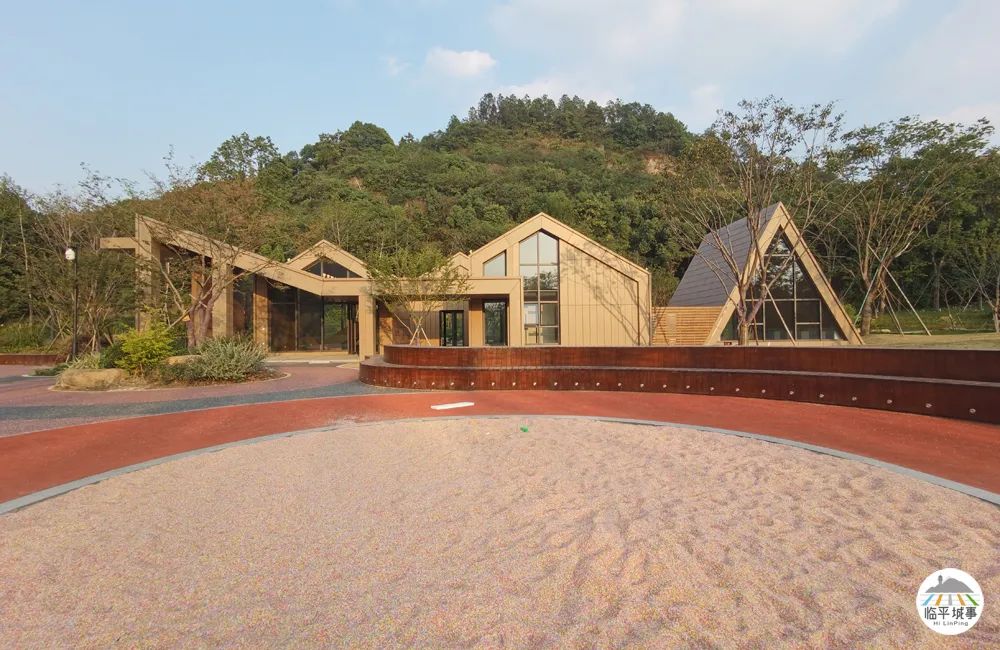 临平体育馆改扩建有篮球场吗,体育公园篮球场施工