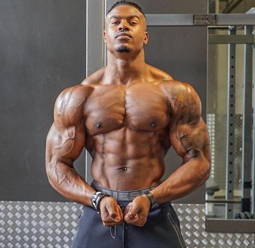 如何拥有好看的胸肌,如何拥有饱满的胸肌小编教你四招