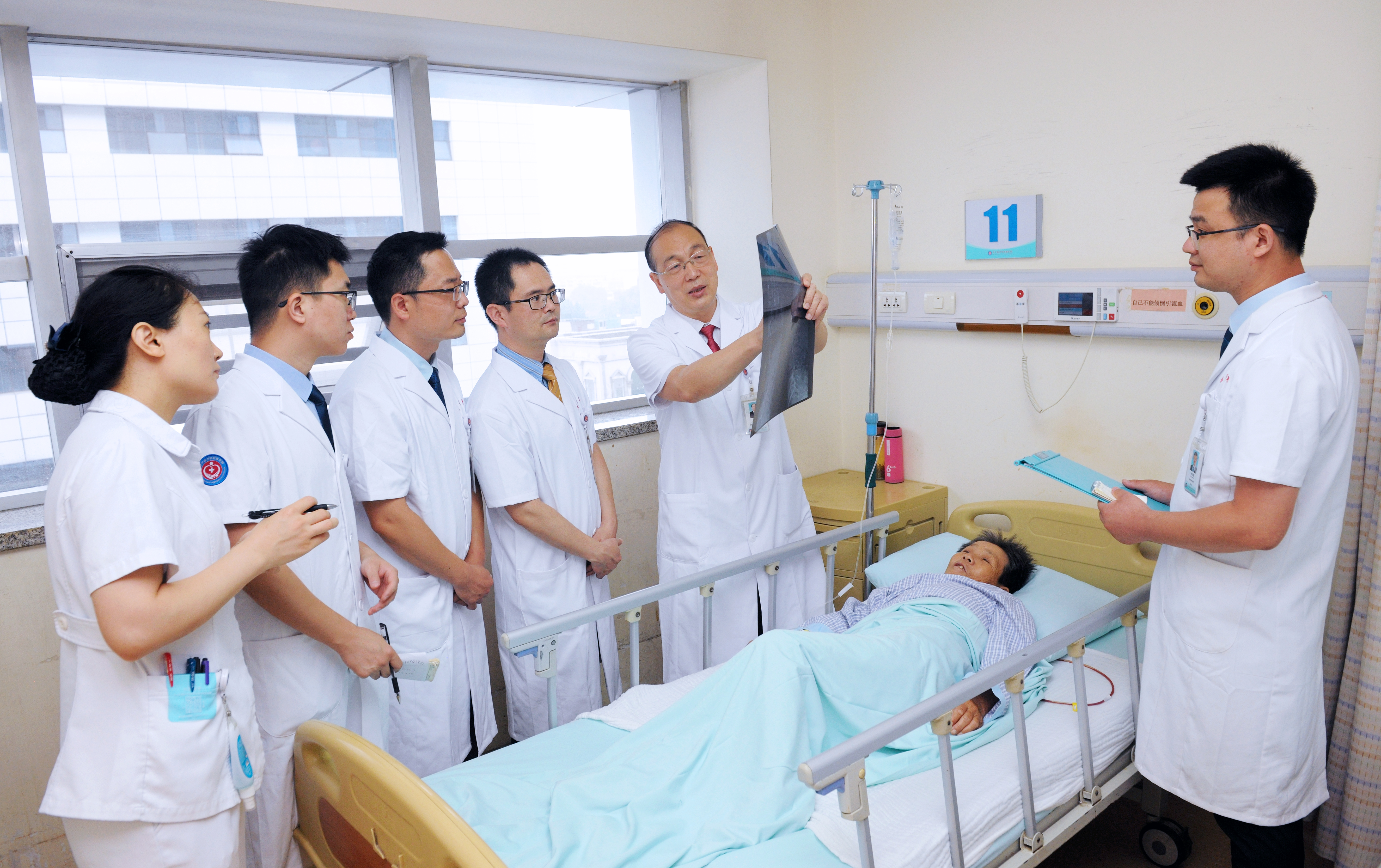 仁心妙手铸就健康脊梁——记济医院附院骨科兼脊柱外科主任孟纯阳