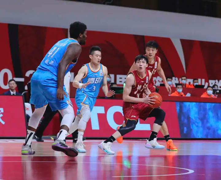 36+12掀翻青岛队！吴前不负MVP称号，郭艾伦和辽宁队危险了