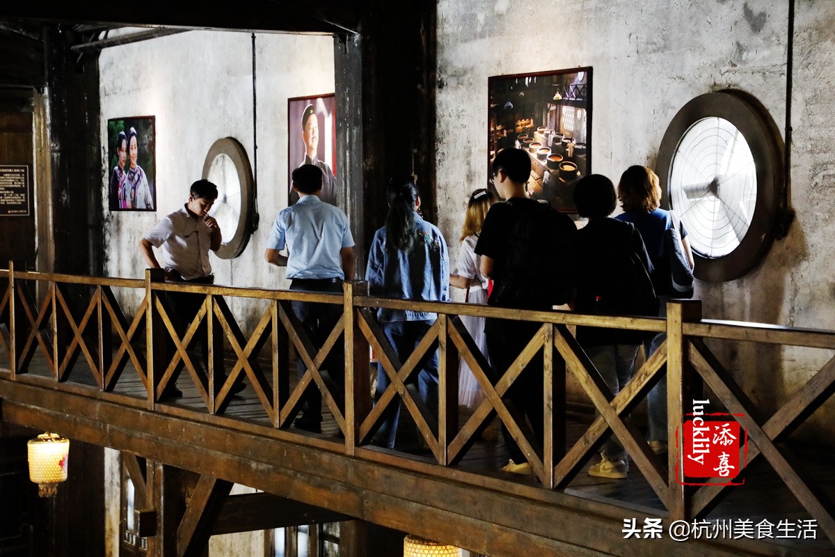 镇江美食三茅宫地锅鸡,镇江美食推荐锅盖面