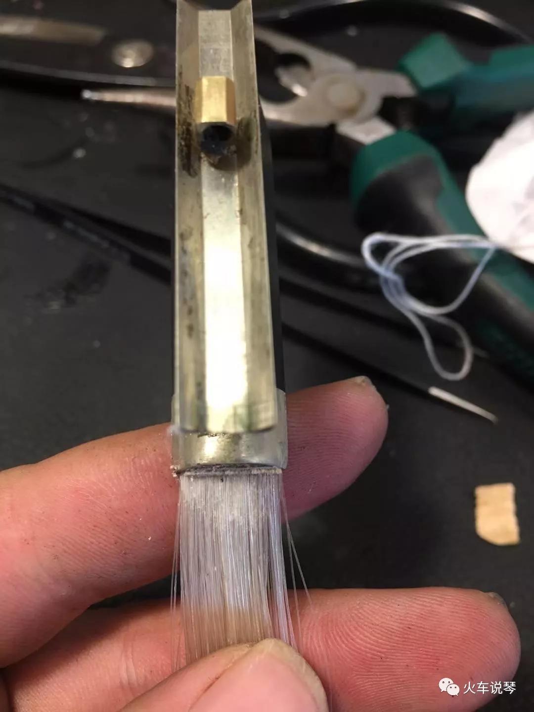 手把手带你学换刃,高档的小提琴弓毛用平了怎么换