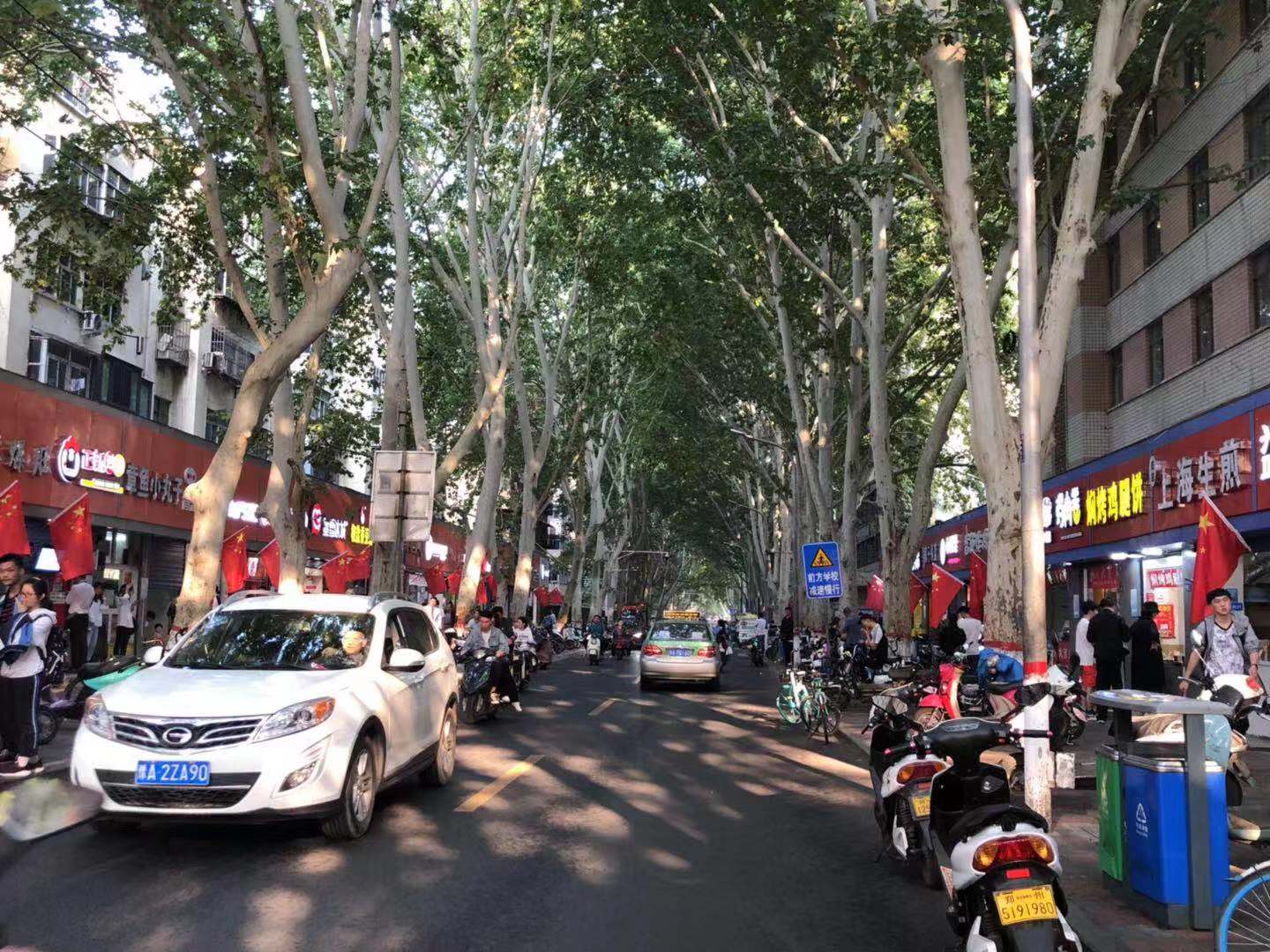 郑州有名的烤猪蹄,郑州管城区烤猪蹄