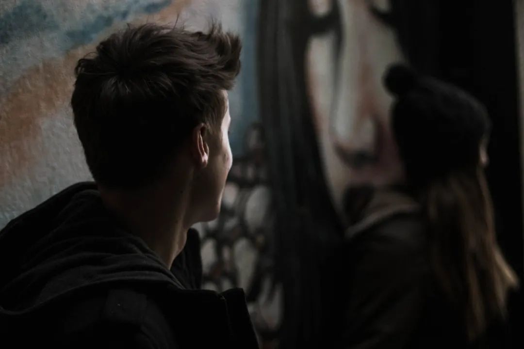 走进男人心里怎么找话题,走进男人内心的沟通技巧